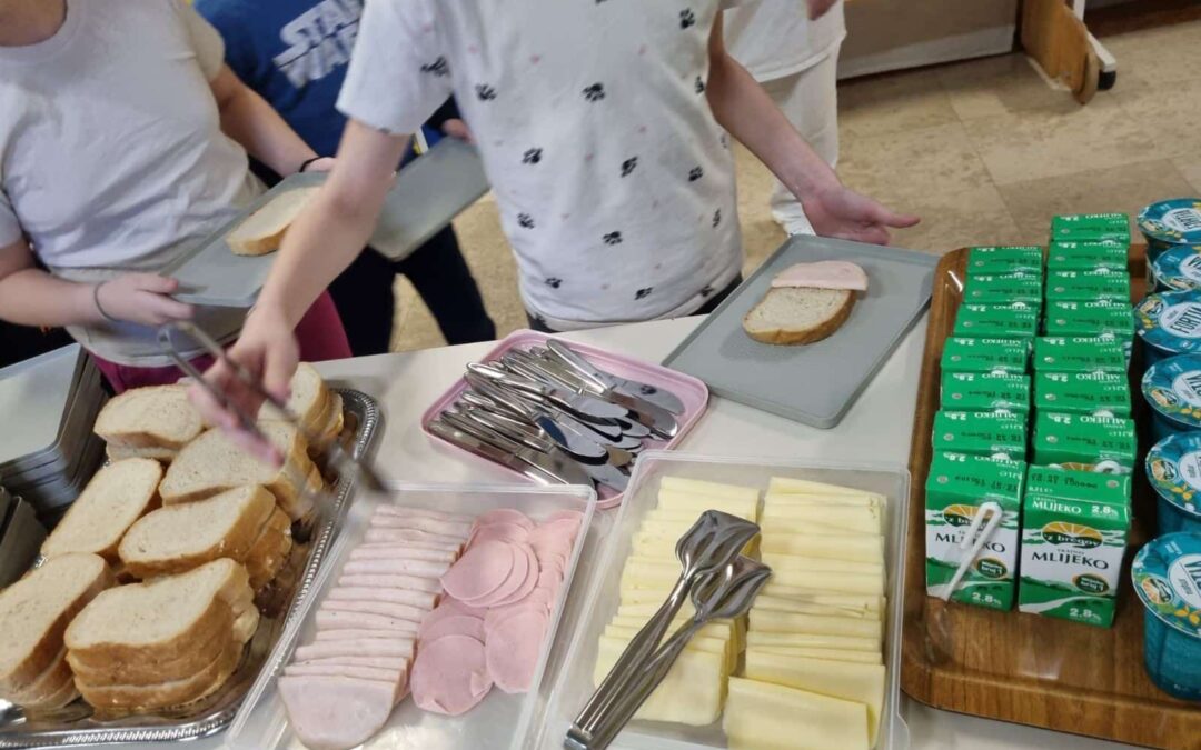 Švedski stol u OŠ Sela